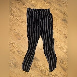 American Eagle Black and White Striped Pants